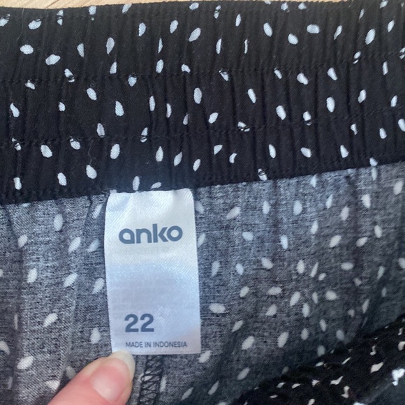 Black and White Midi Elastic Waist Skirt - Size 22 - Picture 3 of 4